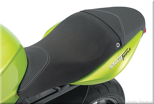 022_street_triple_gel_seat_dual.jpg