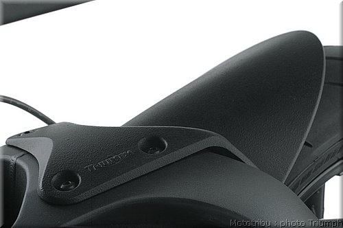 030_street_triple_rear_hugger_kit.jpg