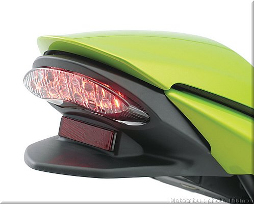 031_street_triple_rear_lamp_unit_clear.jpg