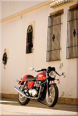 010_thruxton_010.jpg