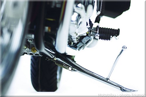 027_thruxton_side_stand_chrome.jpg