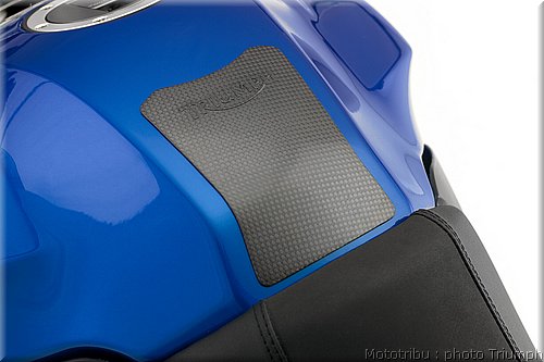 029_tiger_tankpad_carbon.jpg