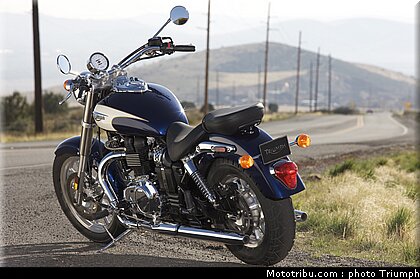 triumph_america_3_2009.jpg