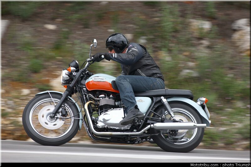 triumph_bonneville_07_2009