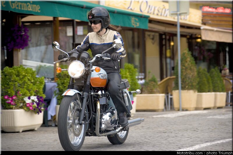 triumph_bonneville_08_2009