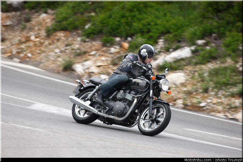 triumph_bonneville_09_2009