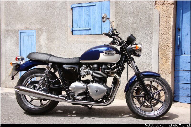 triumph_bonneville_se_2_2009