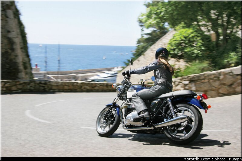 triumph_bonneville_se_6_2009