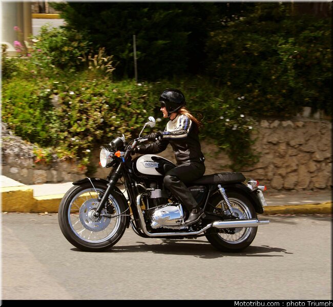triumph_bonneville_t_100_2_2009