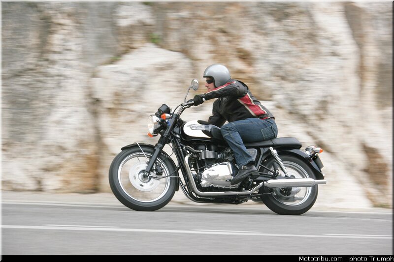 triumph_bonneville_t_100_7_2009