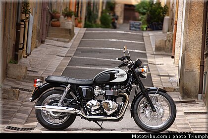 triumph_bonneville_t_100_1_2009.jpg
