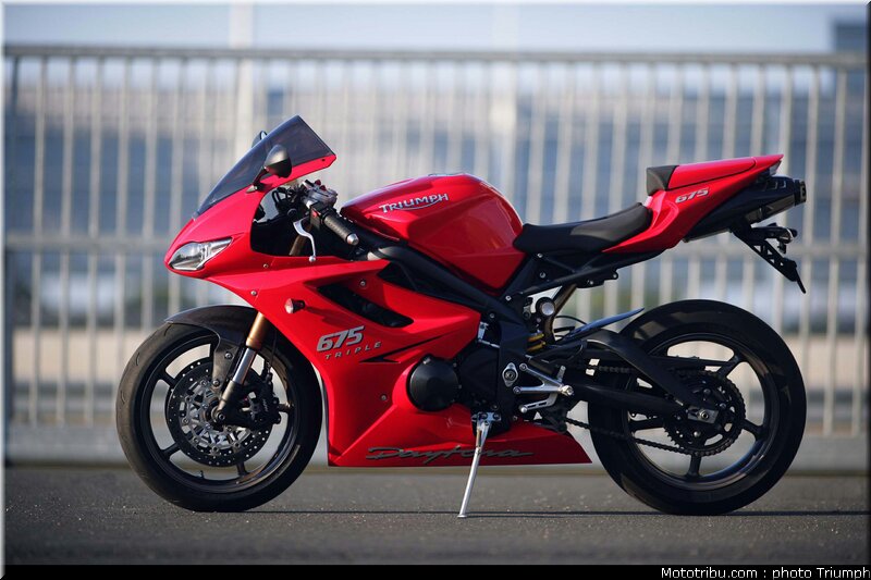triumph_daytona_675_001_2009