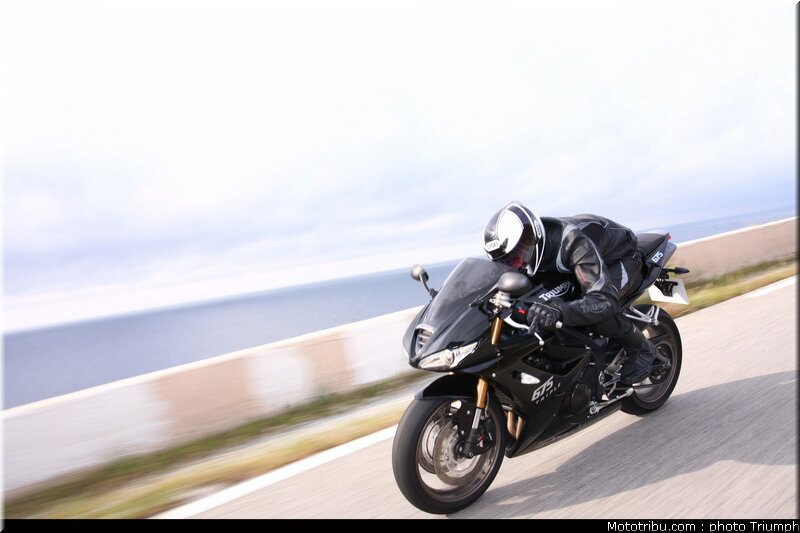 triumph_daytona_675_004_2009