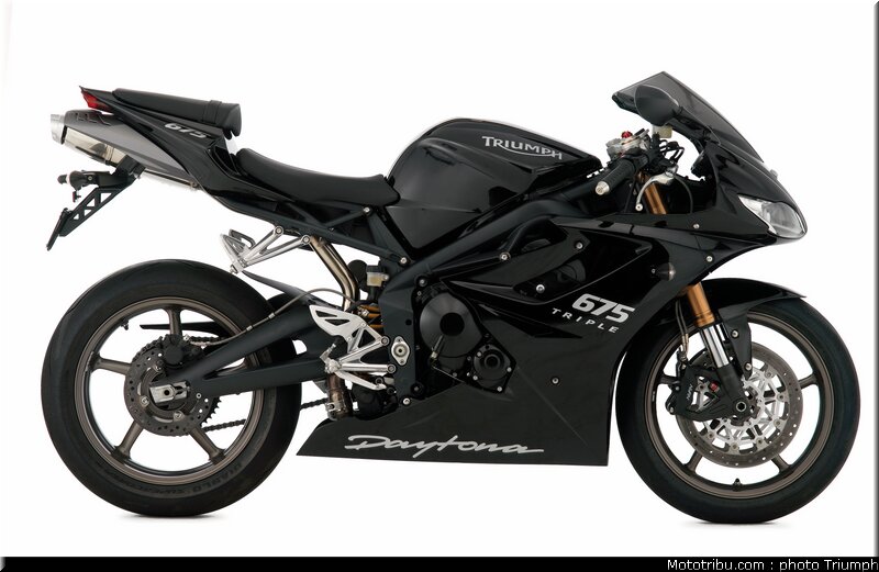 triumph_daytona_675_009_2009