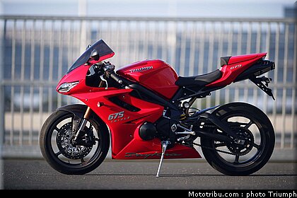 triumph_daytona_675_001_2009.jpg