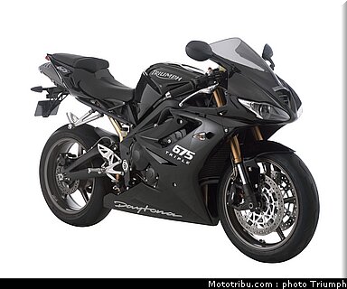 triumph_daytona_675_010_2009.jpg