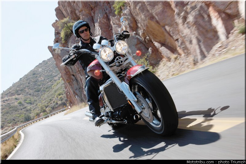 triumph_rocketIII_1_2009