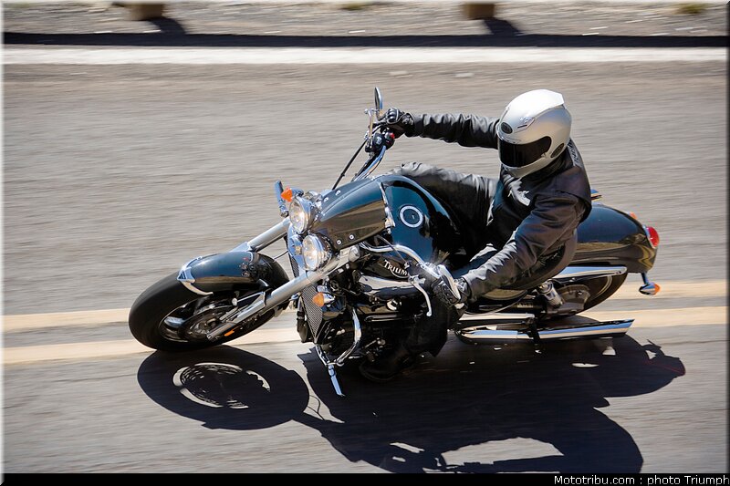triumph_rocketIII_2_2009