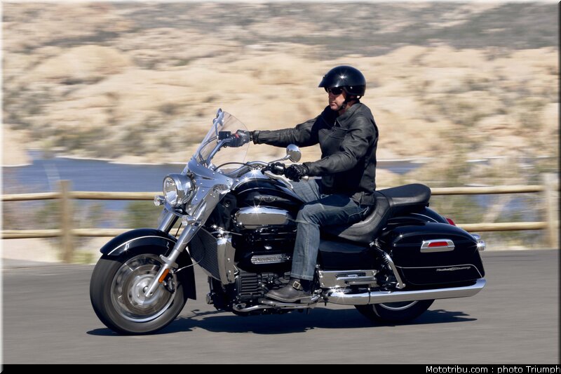 triumph_rocketIII_touring_6_2009