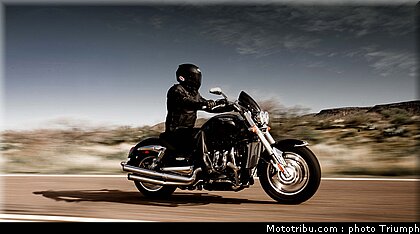 triumph_rocketIII_3_2009.jpg