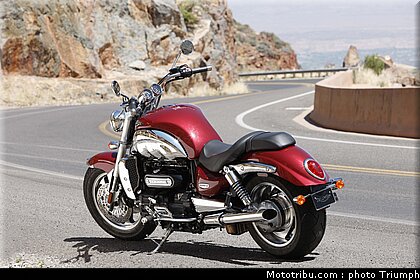 triumph_rocketIII_6_2009.jpg
