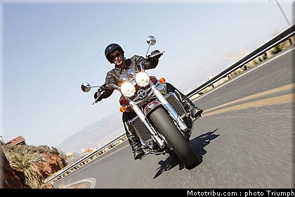 triumph_rocketIII_8_2009.jpg