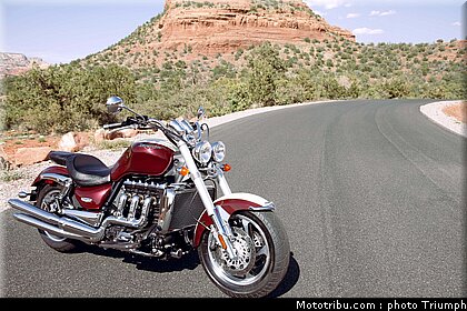 triumph_rocketIII_classic_5_2009.jpg