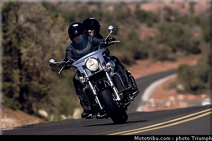 triumph_rocketIII_touring_2_2009.jpg
