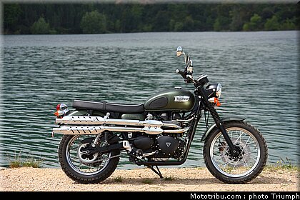 triumph_scrambler_2_2009.jpg