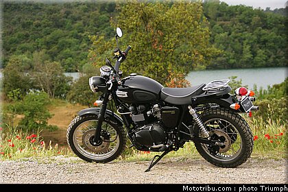 triumph_scrambler_3_2009.jpg