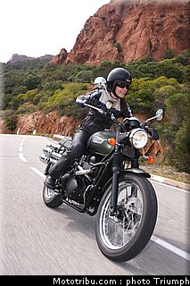 triumph_scrambler_6_2009.jpg