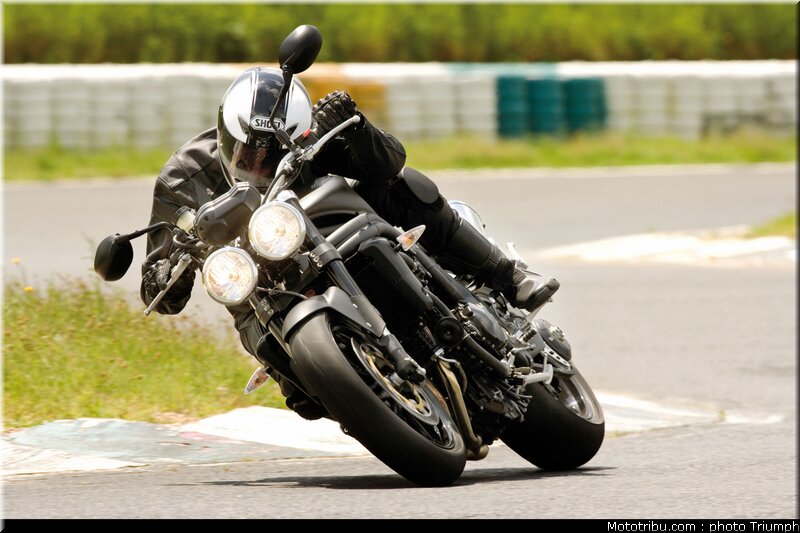 triumph_speed_triple_2_2009