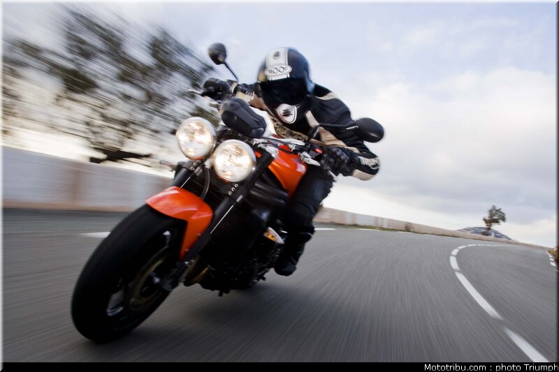 triumph_speed_triple_3_2009