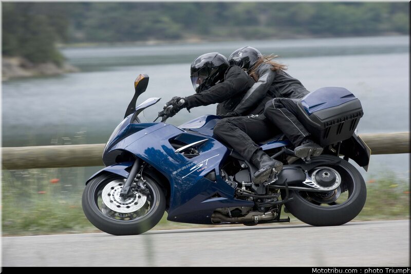triumph_sprint_st_2_2009