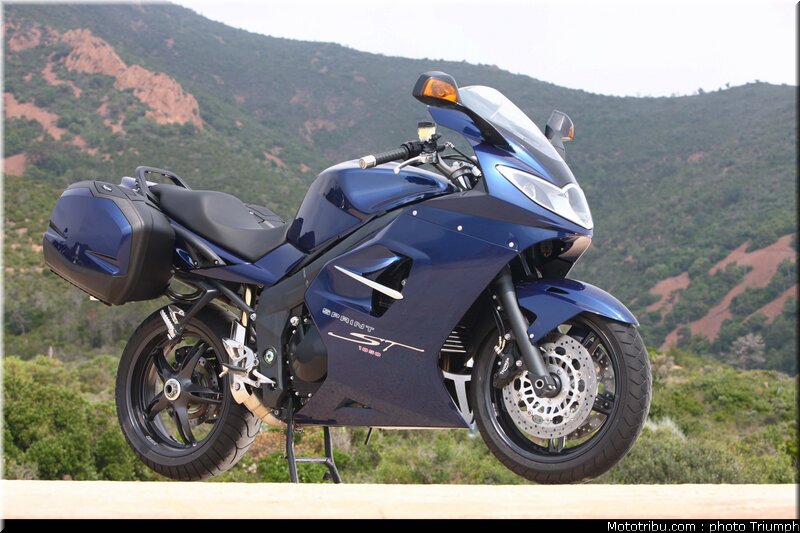 triumph_sprint_st_4_2009