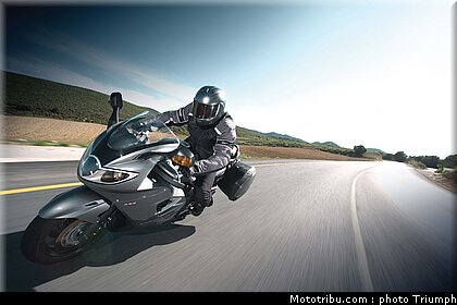 triumph_sprint_st_1_2009.jpg