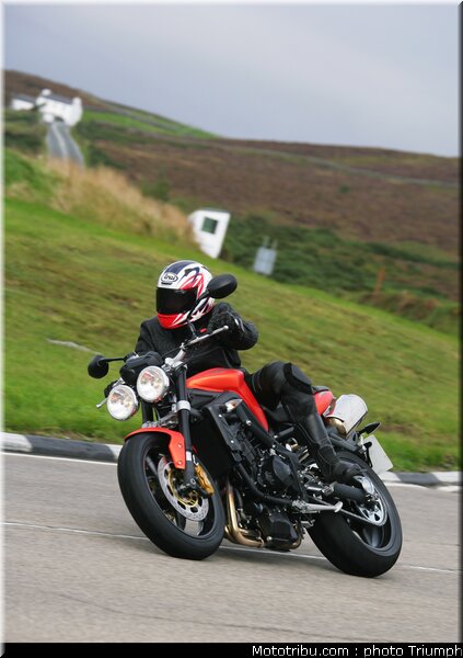 triumph_street_triple_r_2_2009