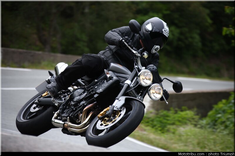 triumph_street_triple_r_6_2009