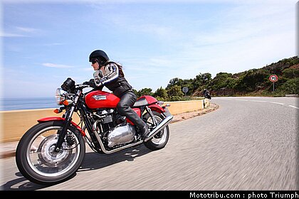 triumphthruxton_2_2009.jpg