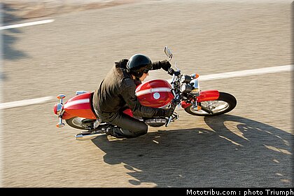 triumphthruxton_3_2009.jpg