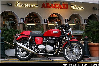 triumphthruxton_6_2009.jpg