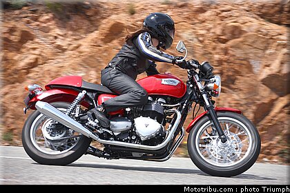 triumphthruxton_8_2009.jpg