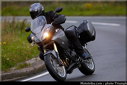 triumph_tiger_2_2009.jpg
