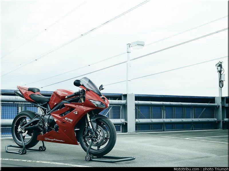 triumph_daytona_675_3_2010