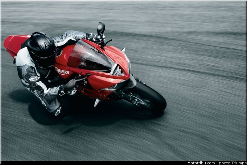 triumph_daytona_675_4_2010