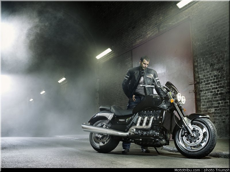 triumph_rocket_III_roadster_2_2010