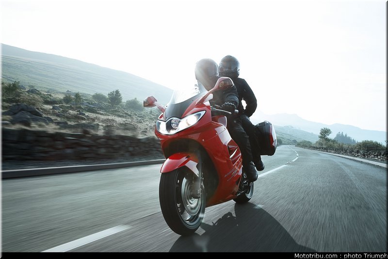 triumph_sprint_st_2_2010