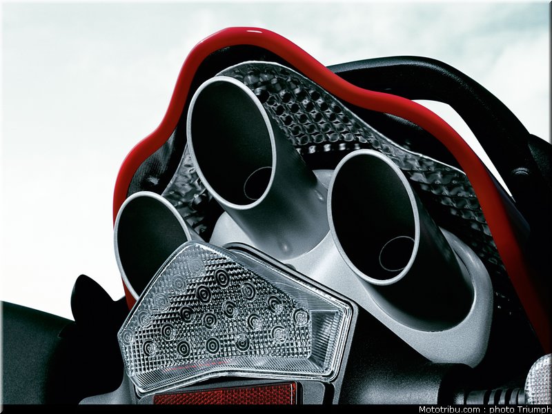 triumph_sprint_st_4_2010