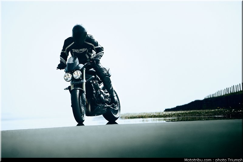 triumph_street_triple_2_2010