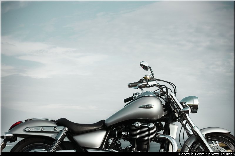 triumph_thunderbird_4_2010
